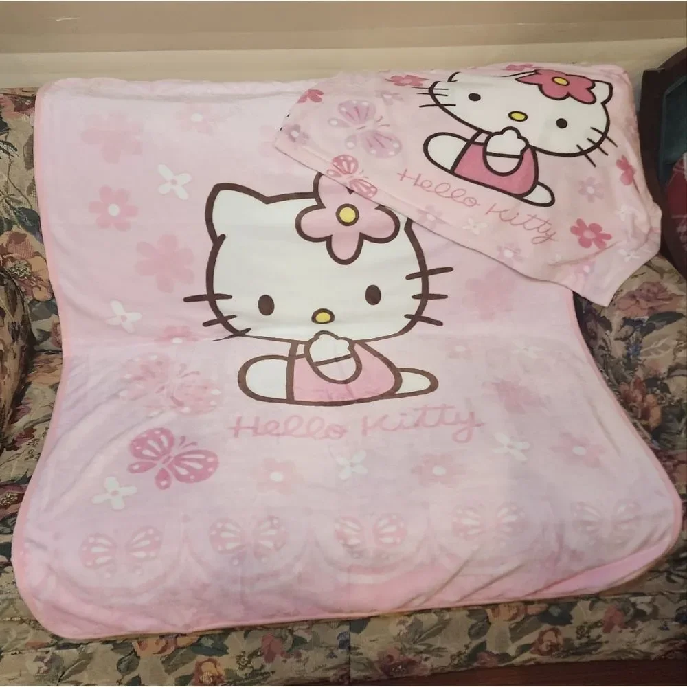 New Hello Kitty Fleece Blanket With Matching Pillowcase